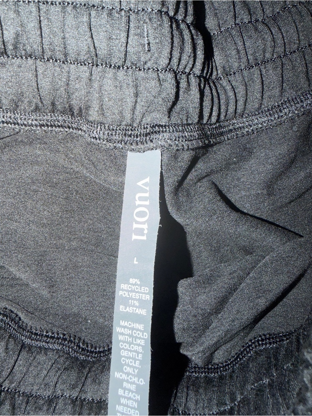 Vuori Halo Performance Shorts 2.0 Womens Large - Picture 2 of 4